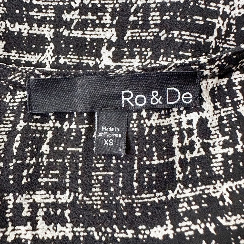 RO & De Black & White Geometric Print Sleeveless Twist Front Top Women’s XS